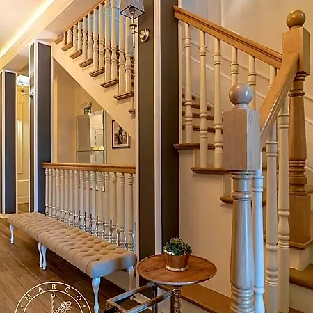 Legenda Adults Only Bed & Breakfast